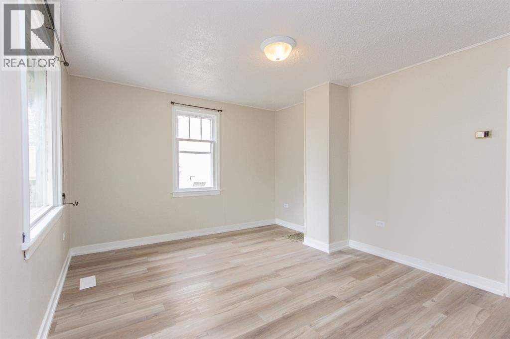 3433 51 Avenue, Red Deer, Alberta  T4N 4E9 - Photo 4 - A2304405