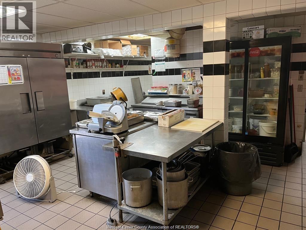 4715 Tecumseh Road, Windsor, Ontario  N8R 1A1 - Photo 6 - 26009292