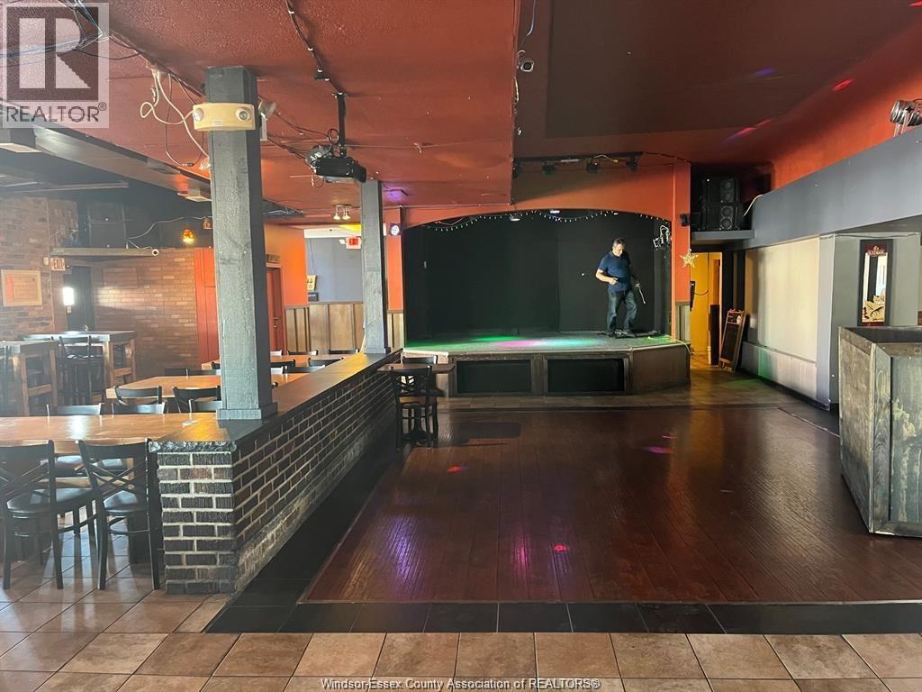 4715 Tecumseh Road, Windsor, Ontario  N8R 1A1 - Photo 8 - 26009292