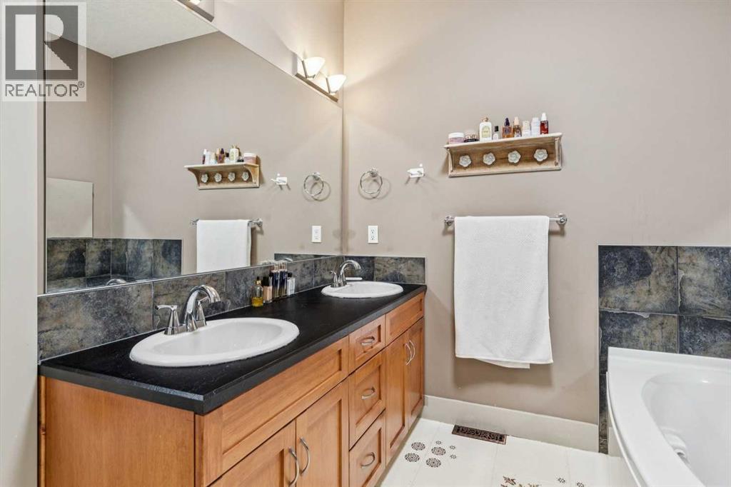 3009 Patricia Landing Sw, Calgary, Alberta  T2T 6P5 - Photo 9 - A2301376