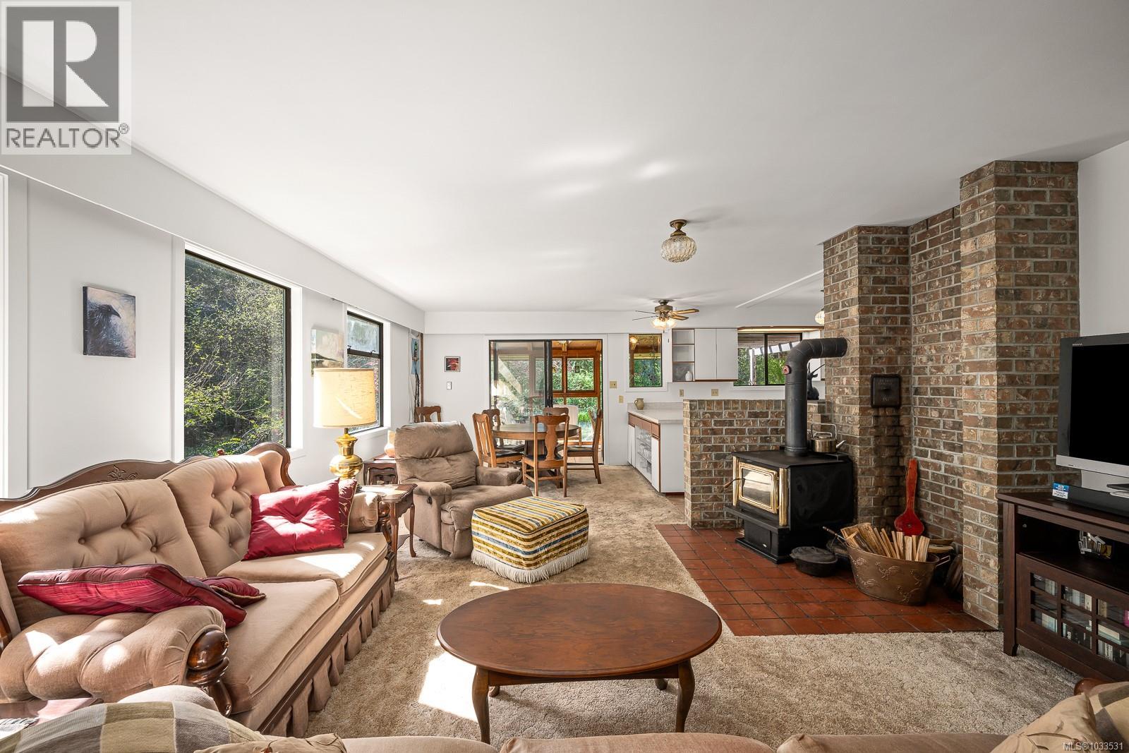 875 Carmichael Rd, Hornby Island, British Columbia  V0R 1Z0 - Photo 11 - 1033531