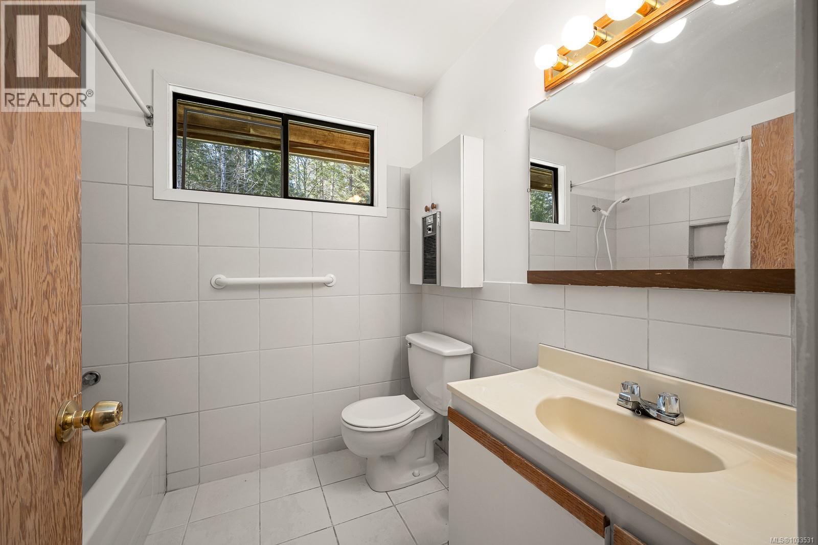 875 Carmichael Rd, Hornby Island, British Columbia  V0R 1Z0 - Photo 19 - 1033531