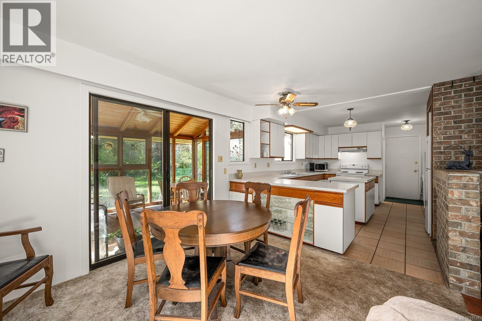 875 Carmichael Rd, Hornby Island, British Columbia  V0R 1Z0 - Photo 8 - 1033531