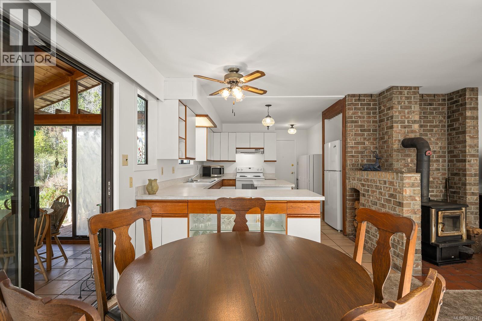 875 Carmichael Rd, Hornby Island, British Columbia  V0R 1Z0 - Photo 9 - 1033531