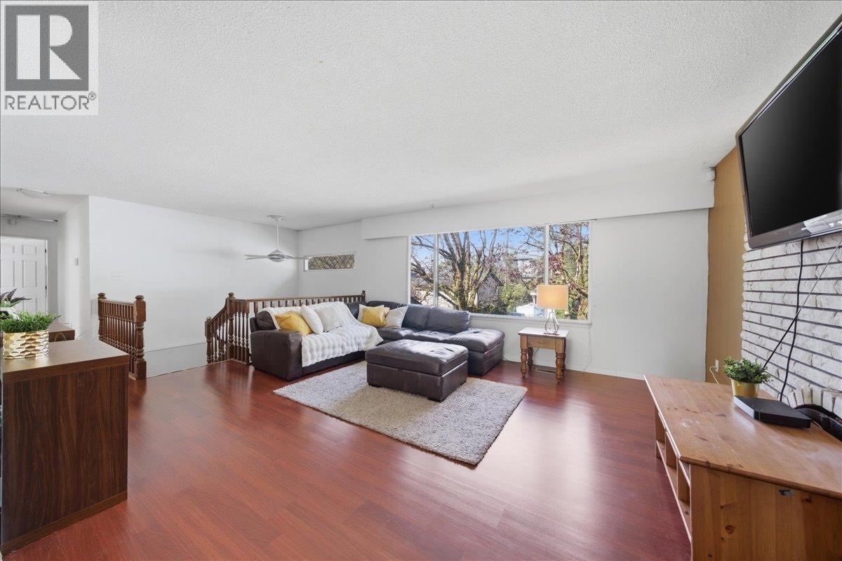 12014 208 Street, Maple Ridge, British Columbia  V2X 4W8 - Photo 4 - R3115834