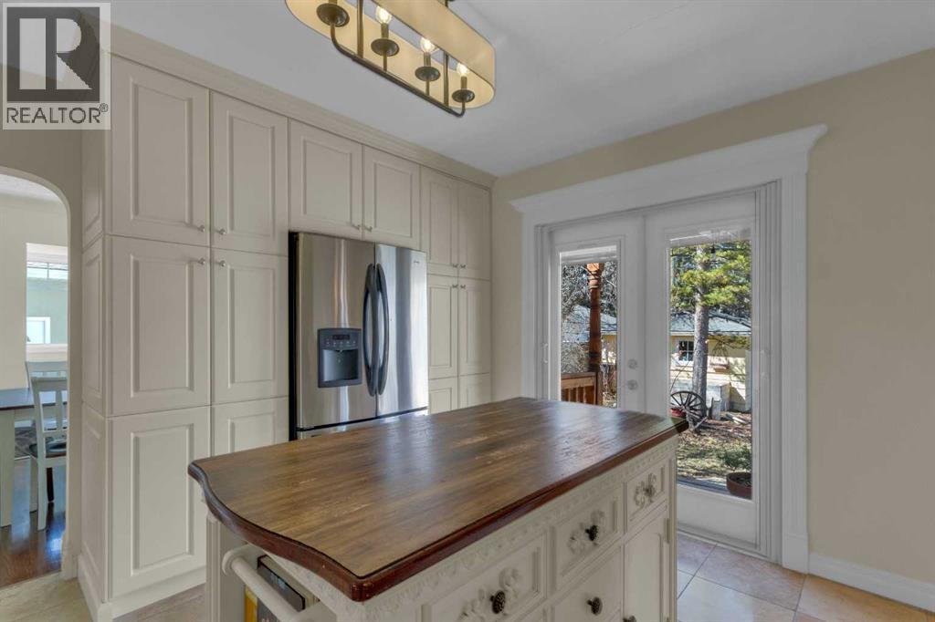 3207 25 Street Sw, Calgary, Alberta  T3E 1Y3 - Photo 6 - A2303953