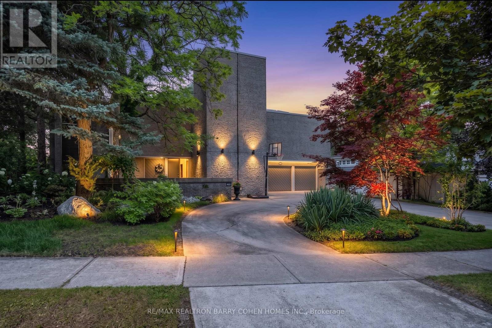 10 PENWOOD CRESCENT, Toronto, Ontario