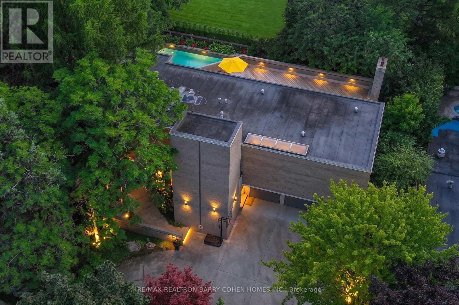 10 Penwood Crescent, Toronto, Ontario  M3B 2B9 - Photo 2 - C13048670