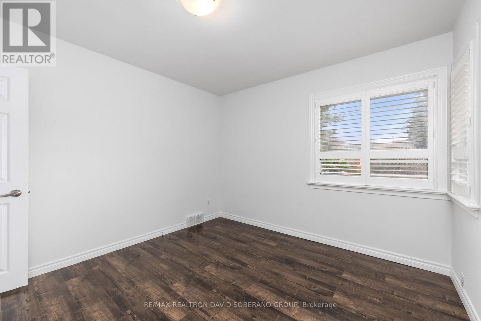 16 Faith Avenue, Toronto, Ontario  M3H 1W3 - Photo 15 - C13048688