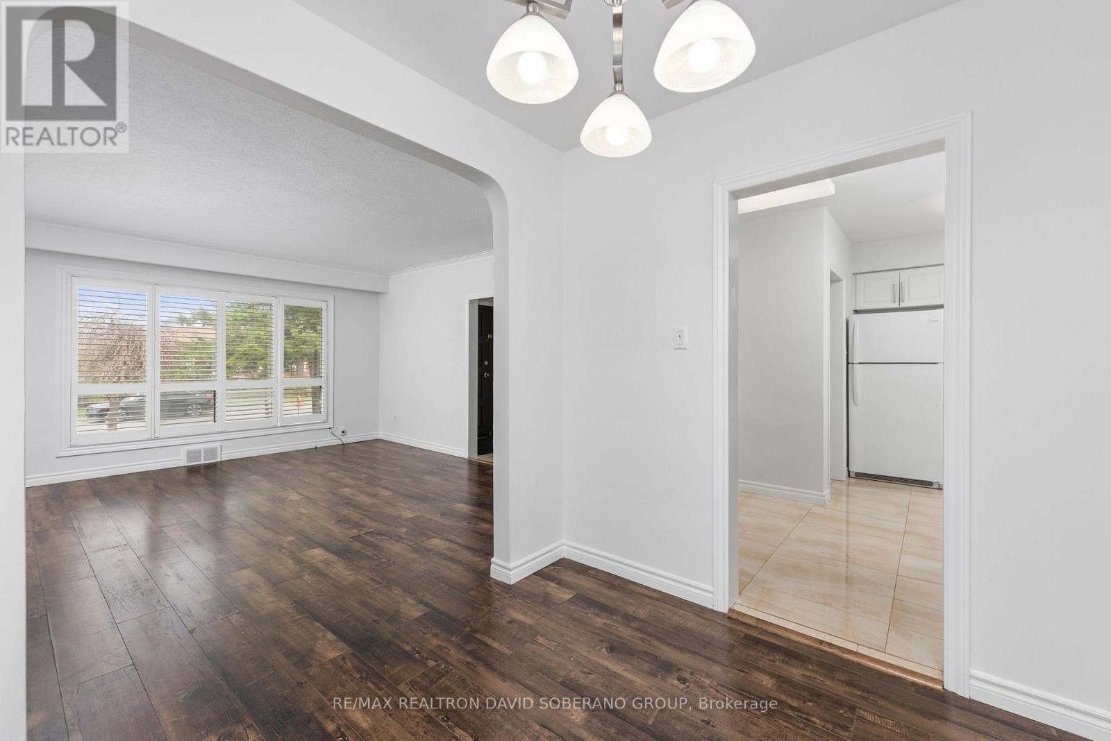 16 Faith Avenue, Toronto, Ontario  M3H 1W3 - Photo 8 - C13048688