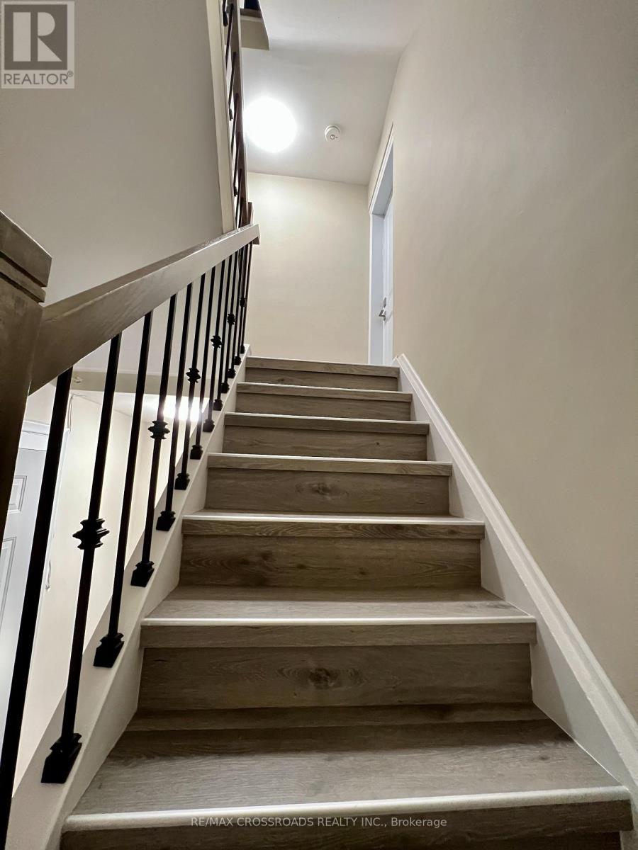 2 - 25 Glenside Avenue, Toronto, Ontario  M4L 2T6 - Photo 2 - E13048660