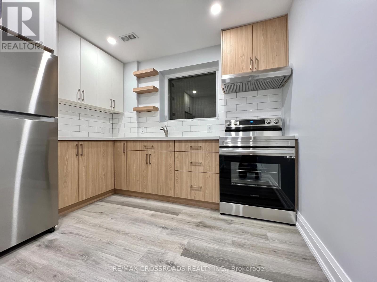 2 - 25 Glenside Avenue, Toronto, Ontario  M4L 2T6 - Photo 8 - E13048660