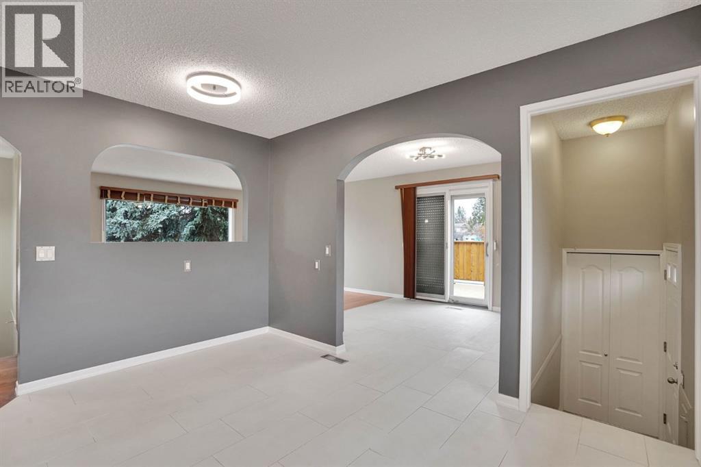 436 Huntley Way Ne, Calgary, Alberta  T2K 4Z8 - Photo 14 - A2305488