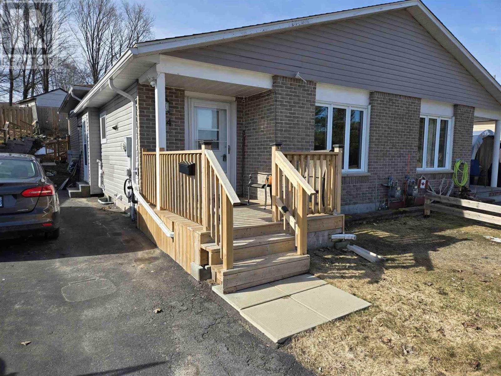 124 Hergott AVE, Elliot Lake, Ontario