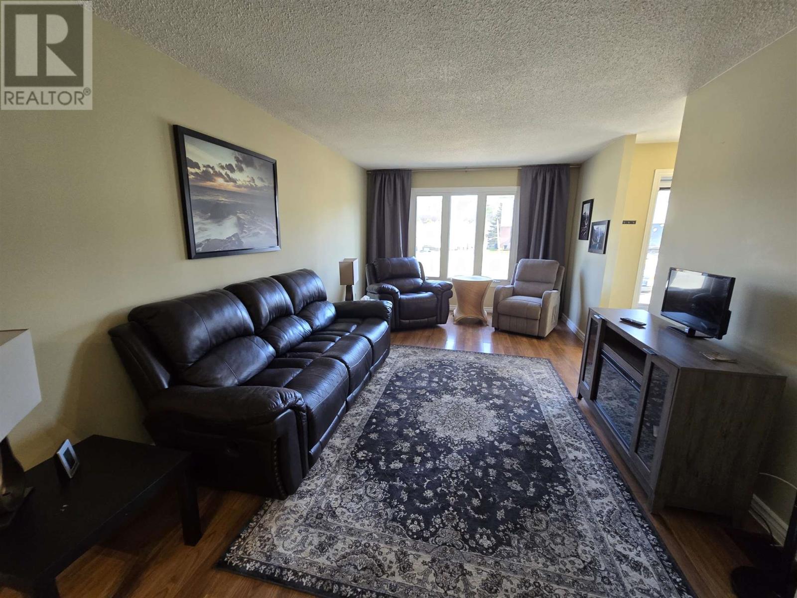 124 Hergott Ave, Elliot Lake, Ontario  P5A 3B3 - Photo 4 - SM260789