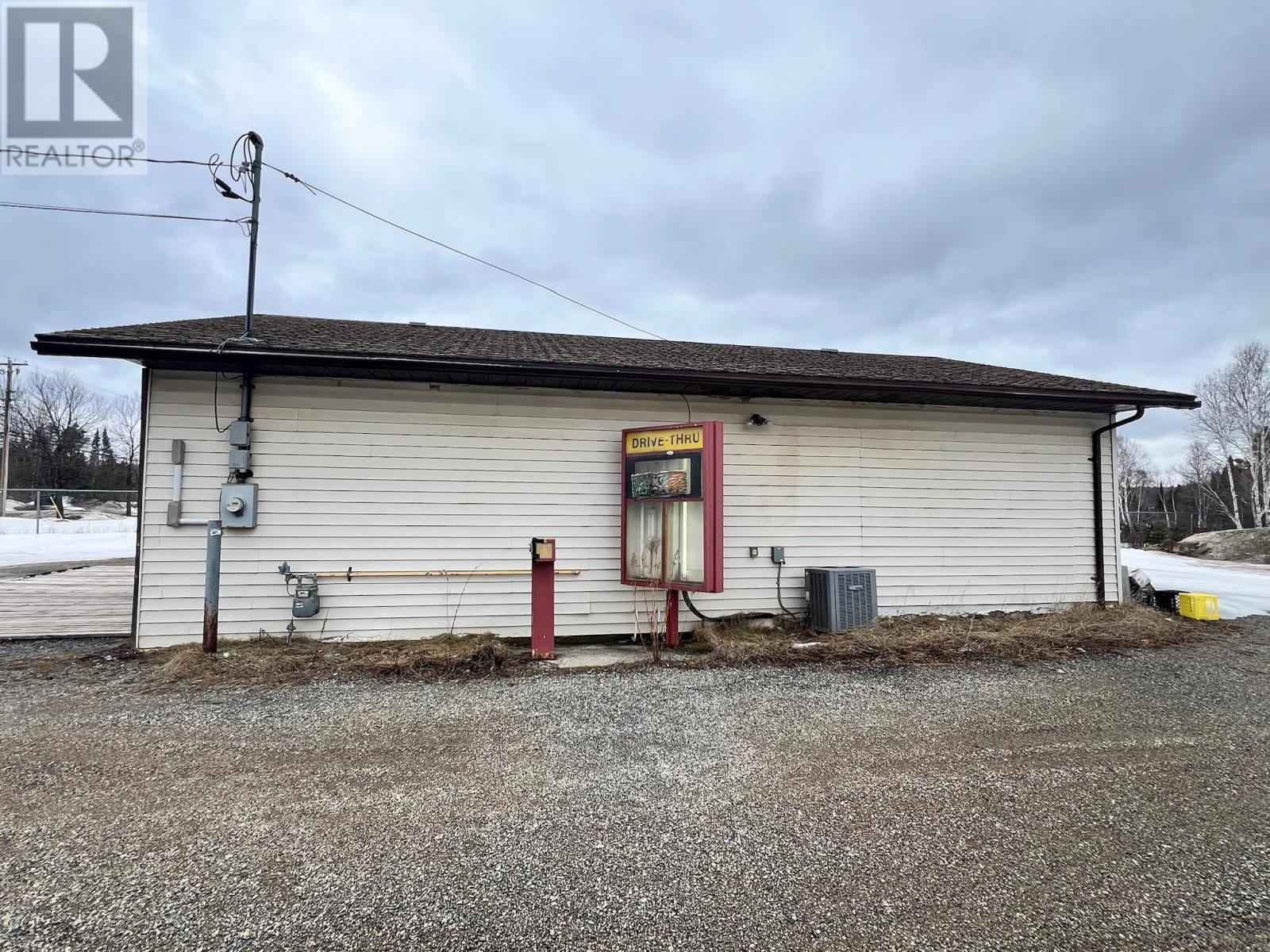 724 Mackenzie Ave E, Atikokan, Ontario  P0T 1C0 - Photo 2 - TB2600771