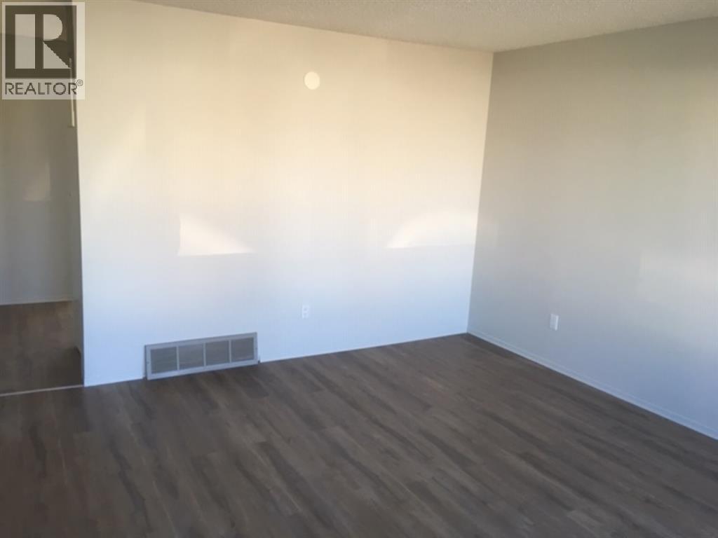 4 Cochrane Road, Whitecourt, Alberta  T7S 1C2 - Photo 13 - A2297018