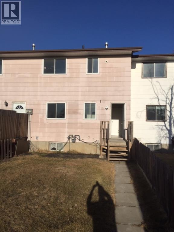 4 Cochrane Road, Whitecourt, Alberta  T7S 1C2 - Photo 2 - A2297018