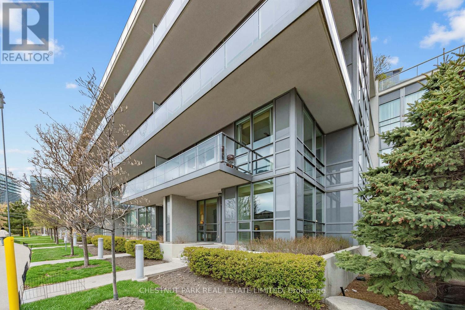 Th 101 - 15 Legion Road, Toronto, Ontario  M8V 0A9 - Photo 2 - W13048644