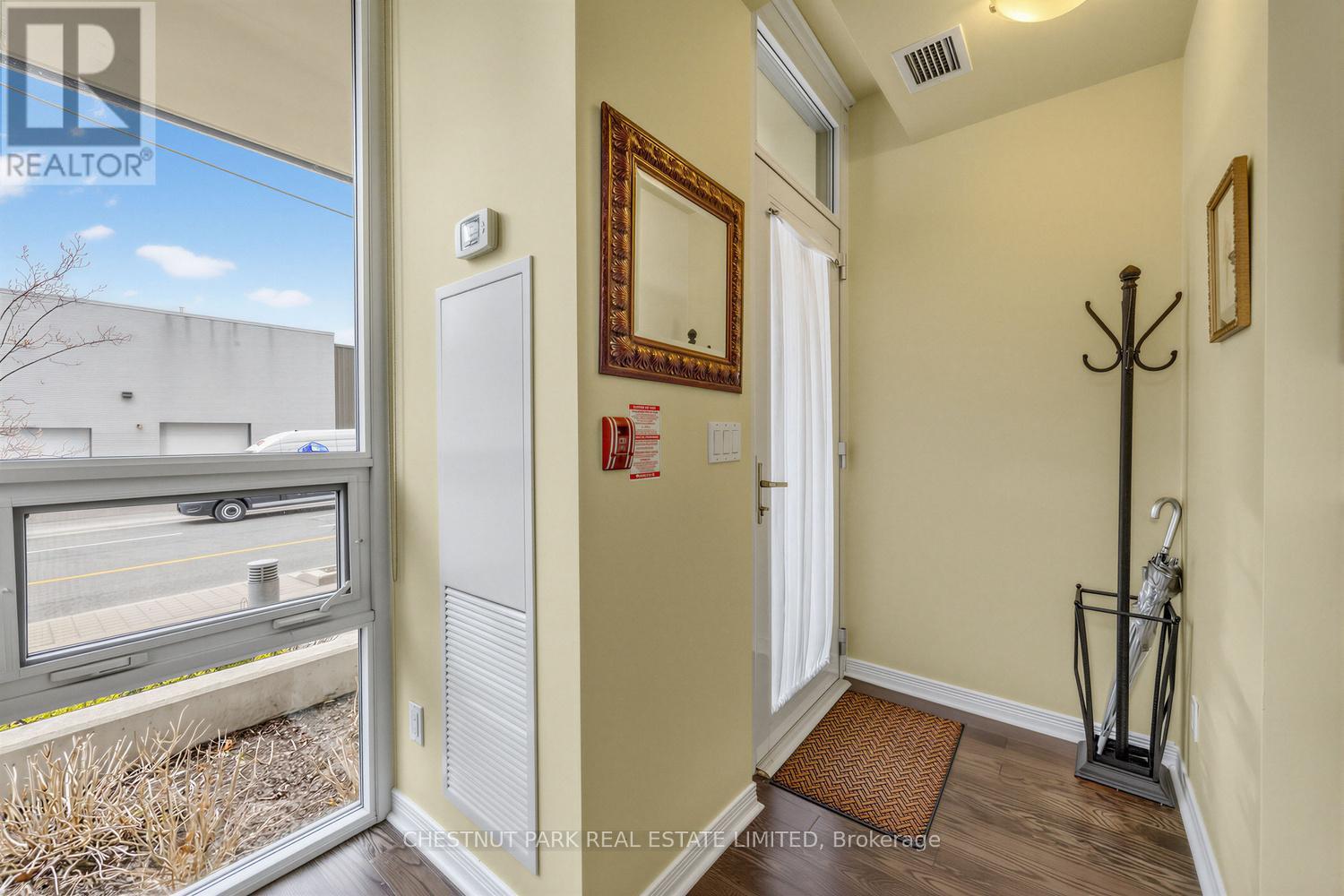 Th 101 - 15 Legion Road, Toronto, Ontario  M8V 0A9 - Photo 8 - W13048644