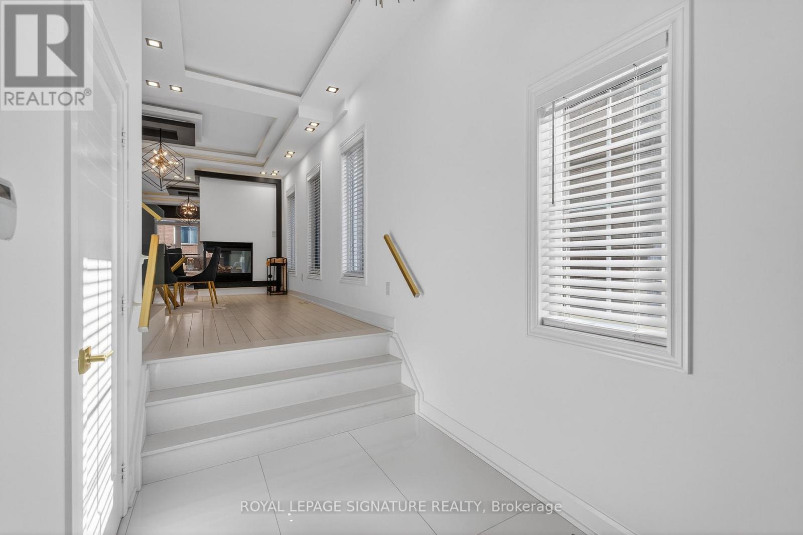 4637 James Austin Drive, Mississauga, Ontario  L4Z 4H2 - Photo 5 - W13048648