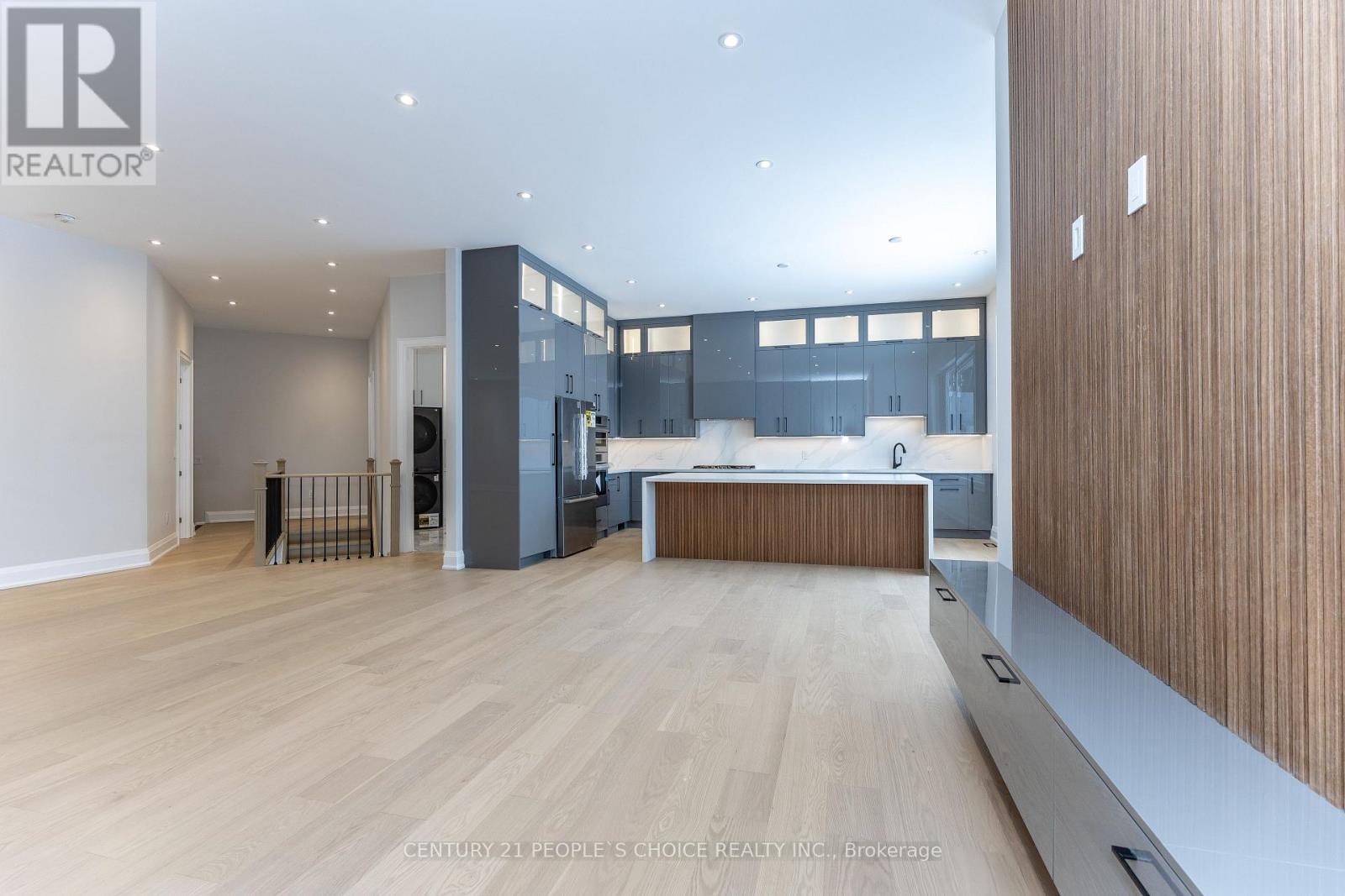 11 Caldwell Drive, Oro-Medonte, Ontario  L0L 2L0 - Photo 11 - S12823892