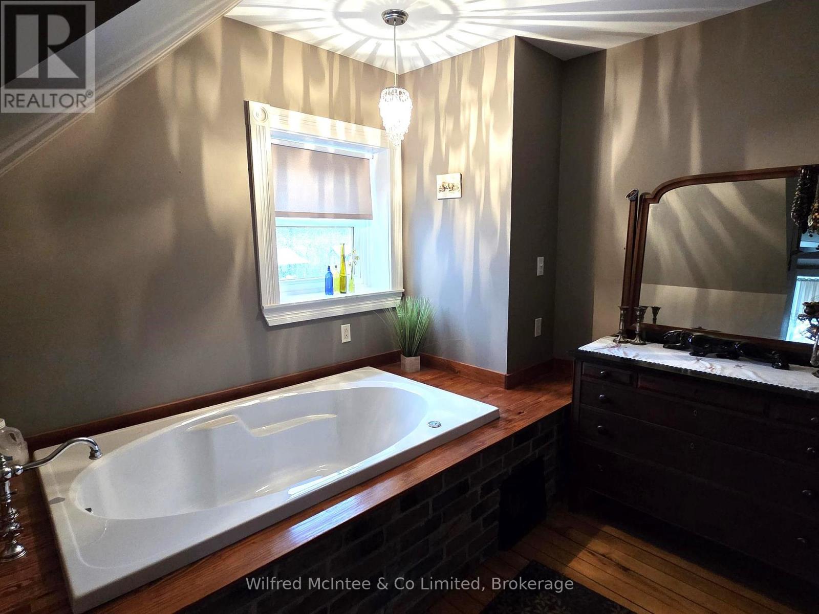 318840 Grey Rd 1, Georgian Bluffs, Ontario  N4K 5N4 - Photo 21 - X12538408