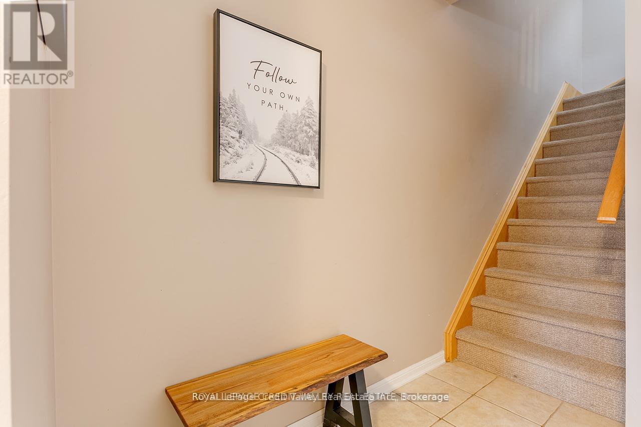 888 Fowles Court, Milton, Ontario  L9T 0Z8 - Photo 4 - W13048974