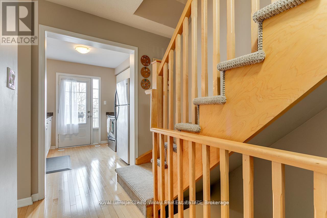 888 Fowles Court, Milton, Ontario  L9T 0Z8 - Photo 5 - W13048974