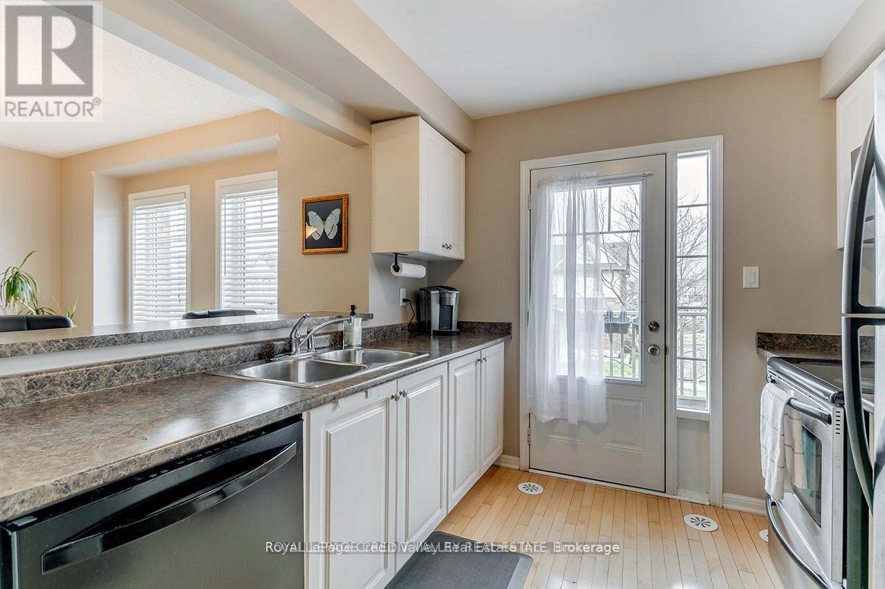 888 Fowles Court, Milton, Ontario  L9T 0Z8 - Photo 6 - W13048974