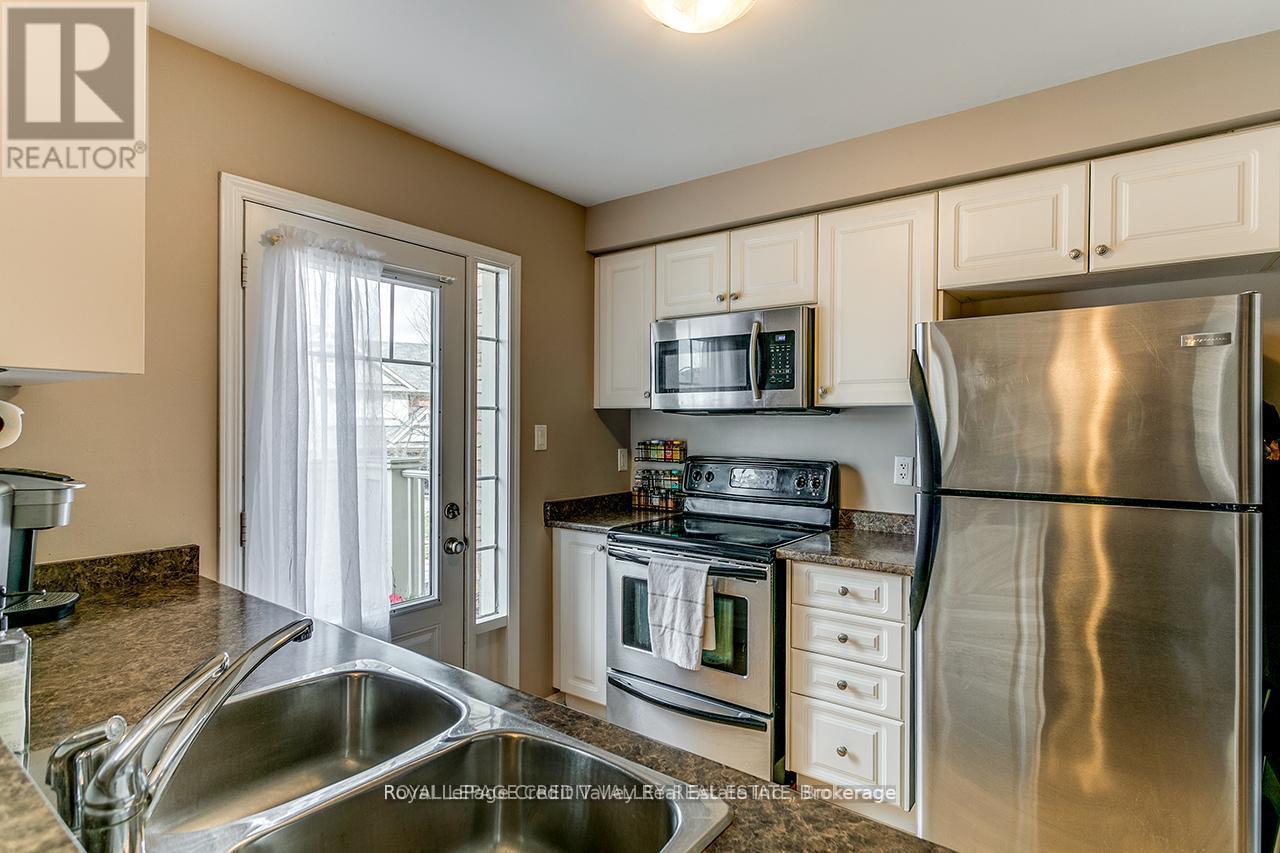 888 Fowles Court, Milton, Ontario  L9T 0Z8 - Photo 7 - W13048974