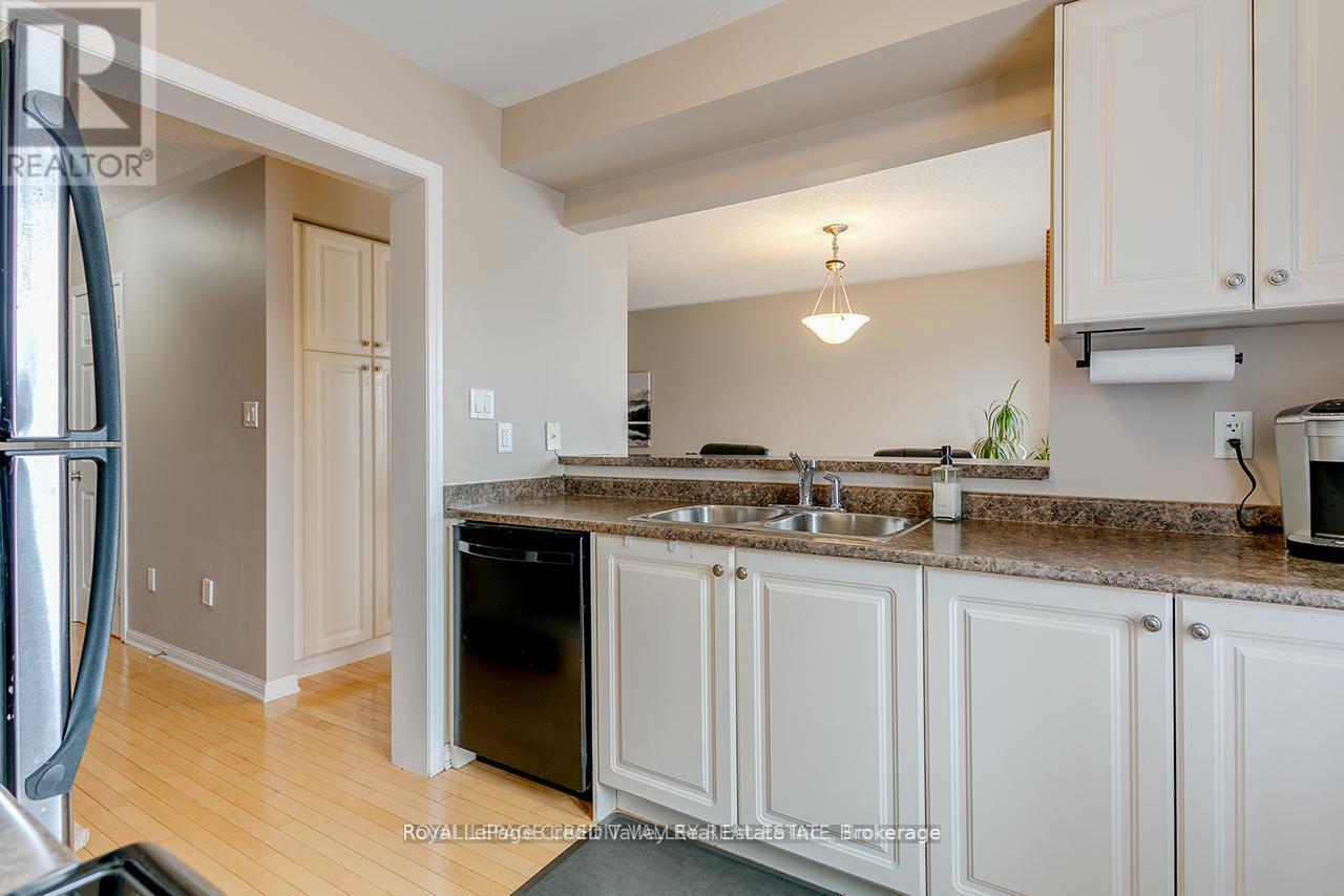 888 Fowles Court, Milton, Ontario  L9T 0Z8 - Photo 9 - W13048974