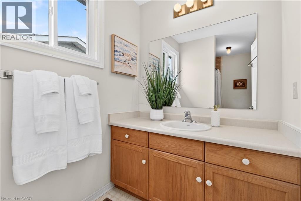 133 Central Avenue, Grimsby, Ontario  L3M 4Z3 - Photo 41 - 40813178