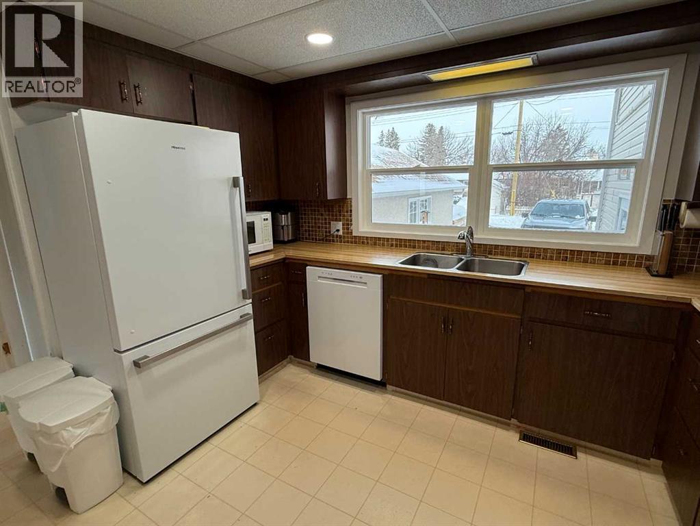 4606 50 Avenue, Vermilion, Alberta  T9X 1R5 - Photo 5 - A2289205