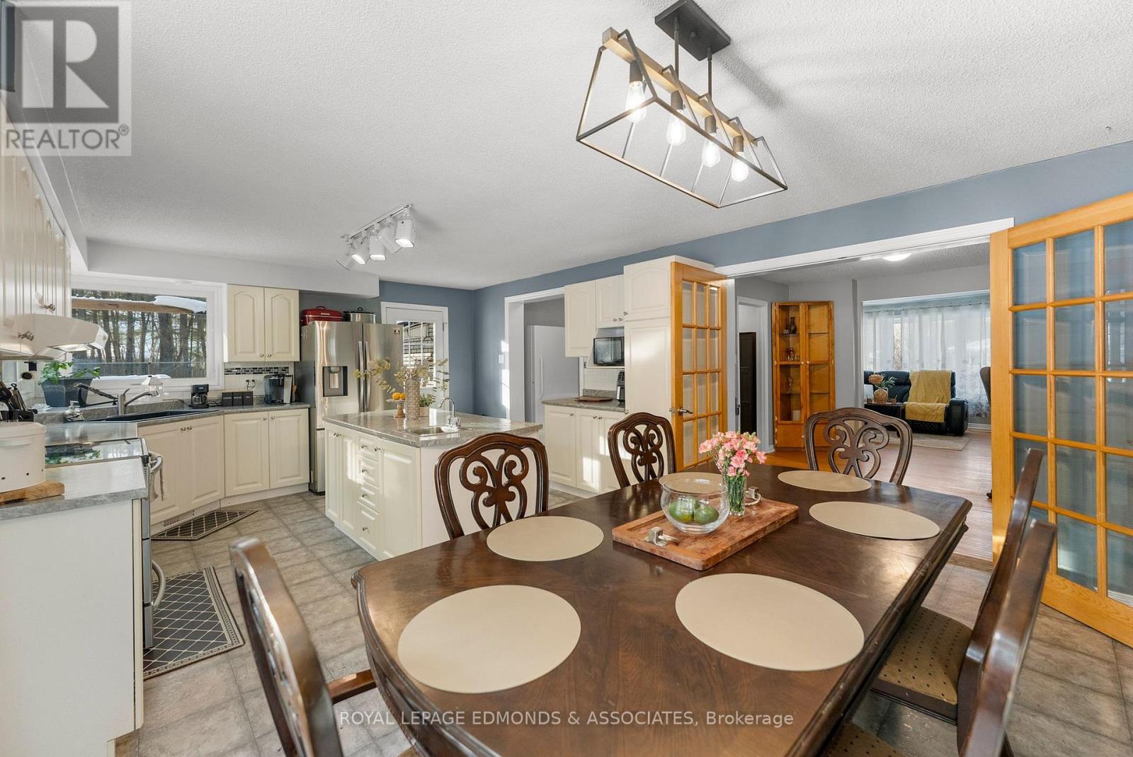 43 Lisa Crescent, Petawawa, Ontario  K8H 2Z8 - Photo 10 - X12845348