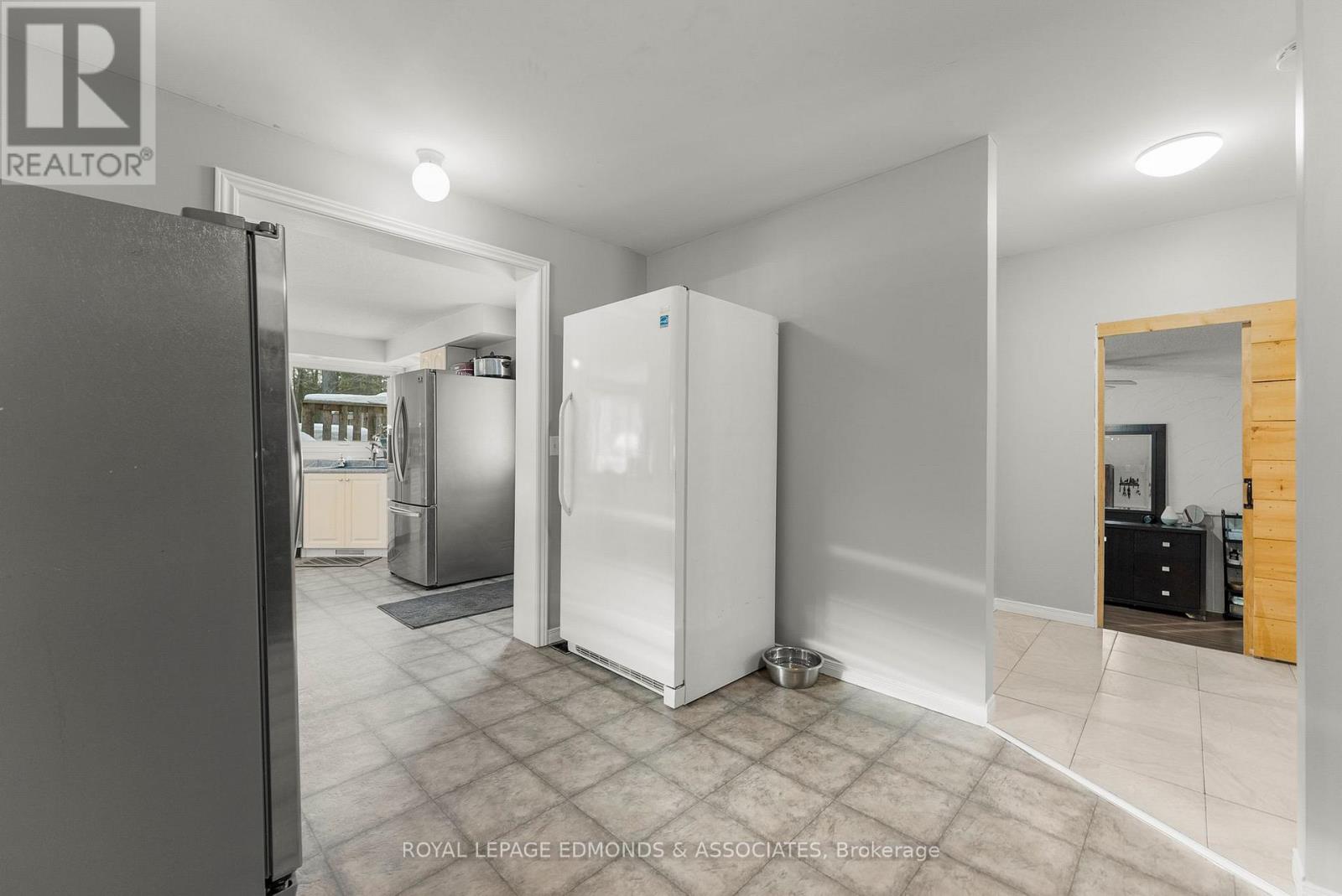 43 Lisa Crescent, Petawawa, Ontario  K8H 2Z8 - Photo 18 - X12845348