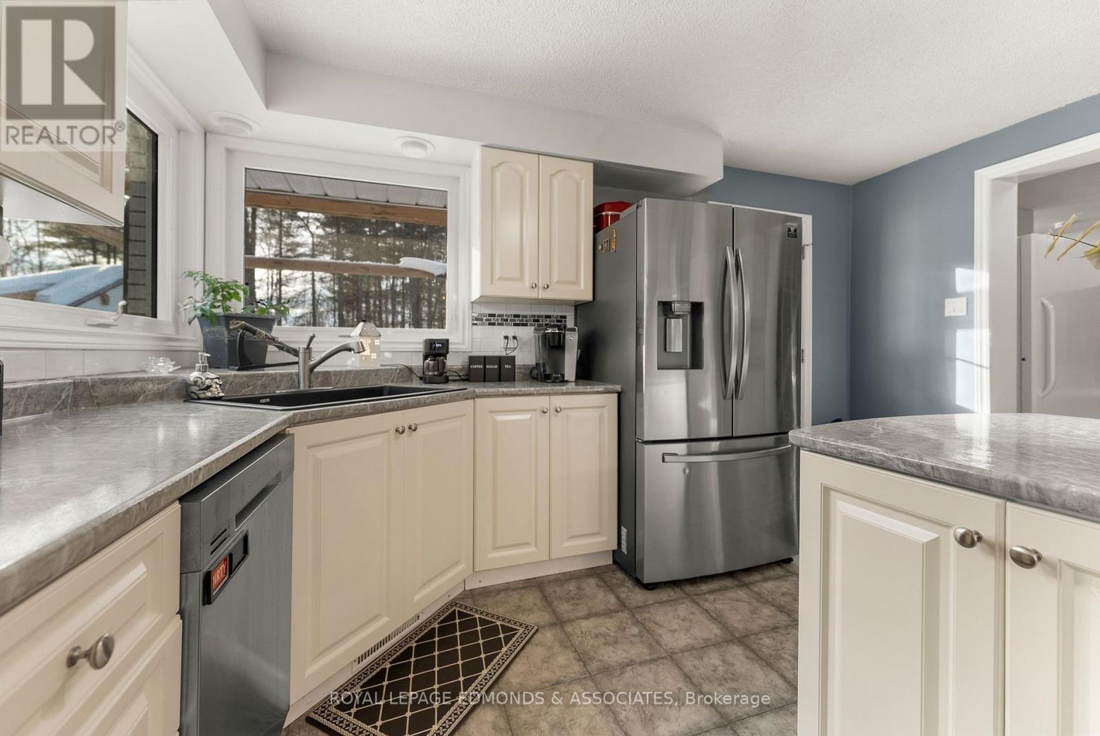 43 Lisa Crescent, Petawawa, Ontario  K8H 2Z8 - Photo 16 - X12845348