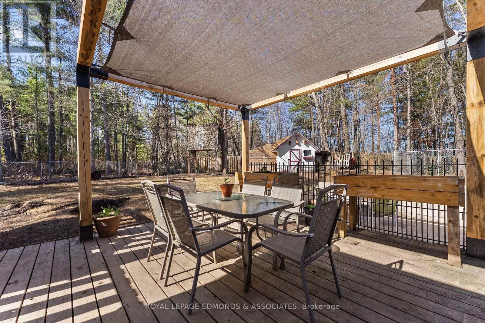 43 Lisa Crescent, Petawawa, Ontario  K8H 2Z8 - Photo 33 - X12845348