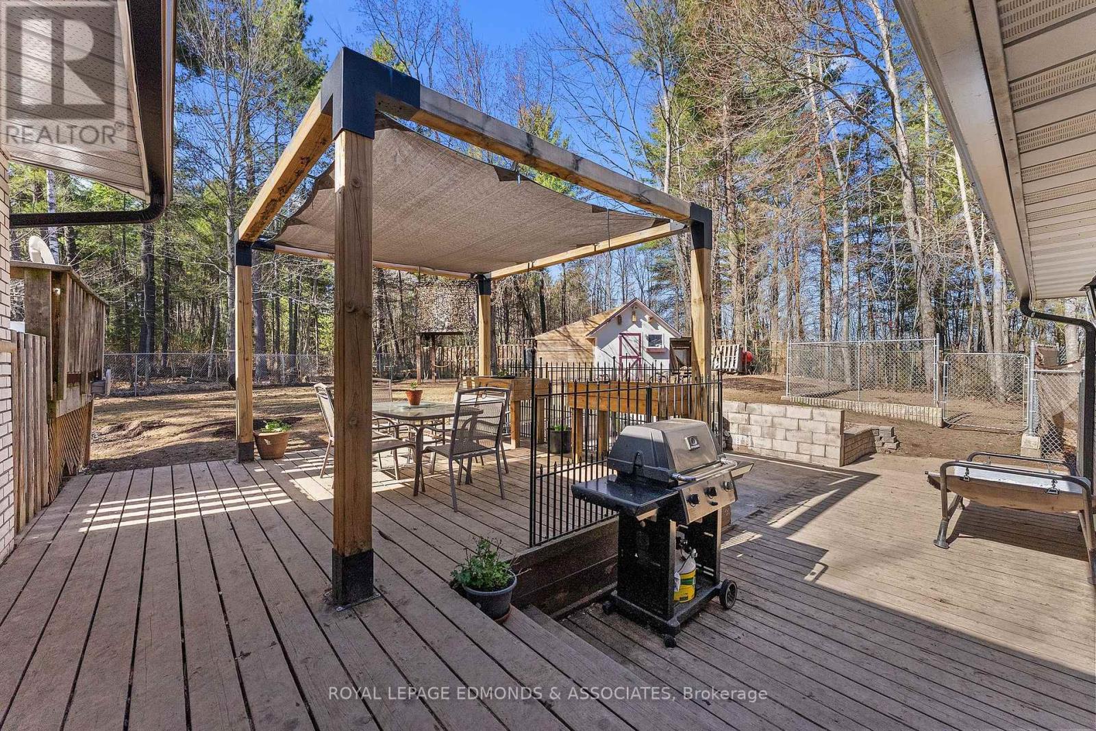 43 Lisa Crescent, Petawawa, Ontario  K8H 2Z8 - Photo 34 - X12845348