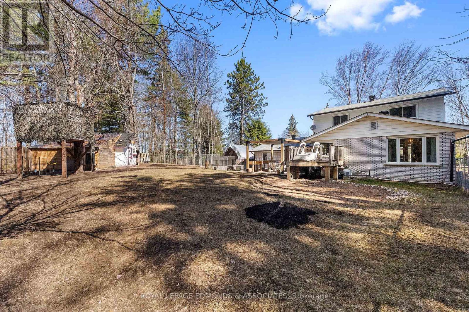 43 Lisa Crescent, Petawawa, Ontario  K8H 2Z8 - Photo 36 - X12845348