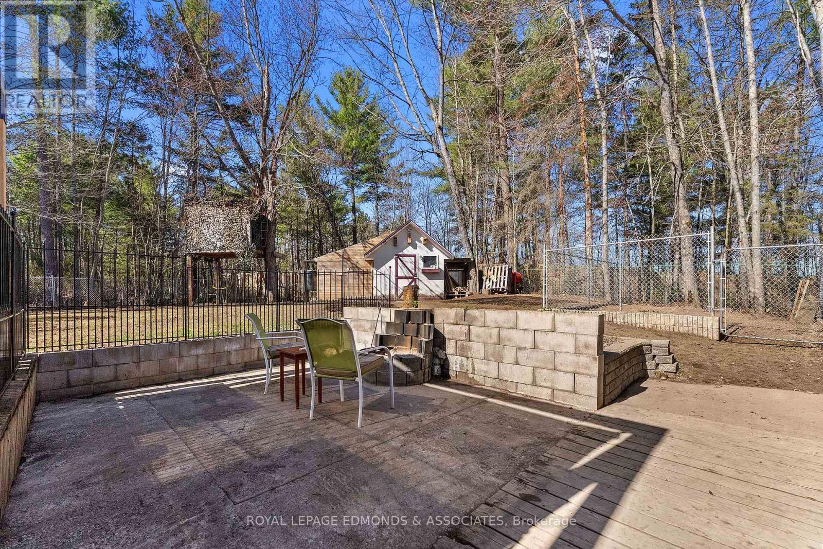 43 Lisa Crescent, Petawawa, Ontario  K8H 2Z8 - Photo 35 - X12845348