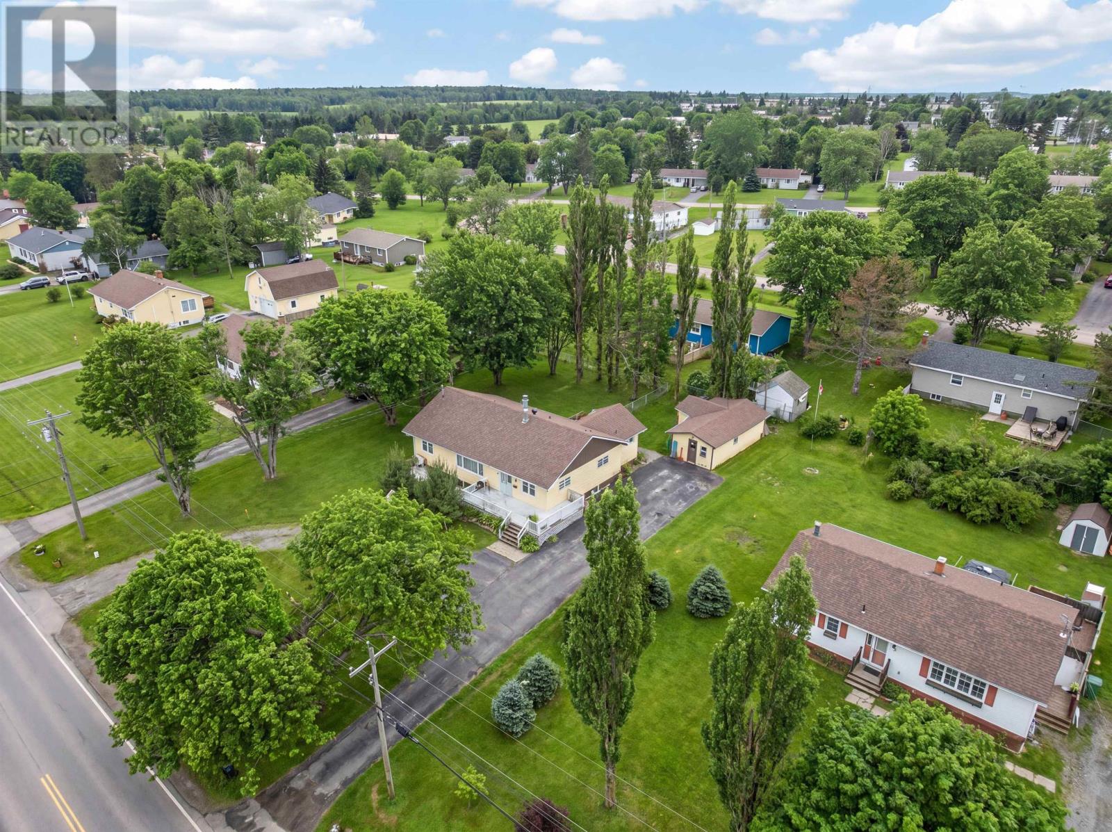 45 Meadowbank Road, Cornwall, Prince Edward Island  C0A 1H0 - Photo 2 - 202603618