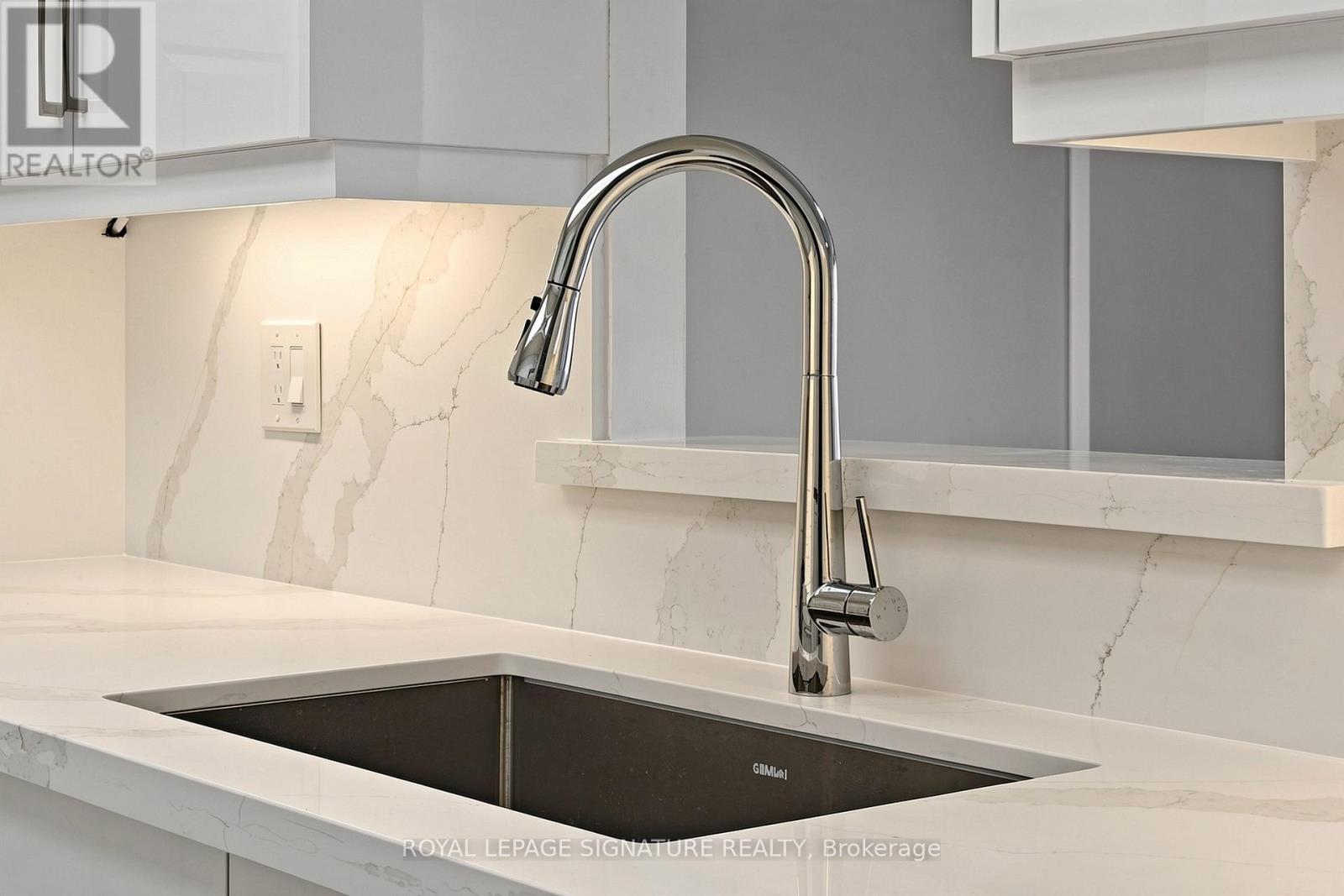 3307 - 5 Concorde Place, Toronto, Ontario  M3C 3M8 - Photo 14 - C13047542