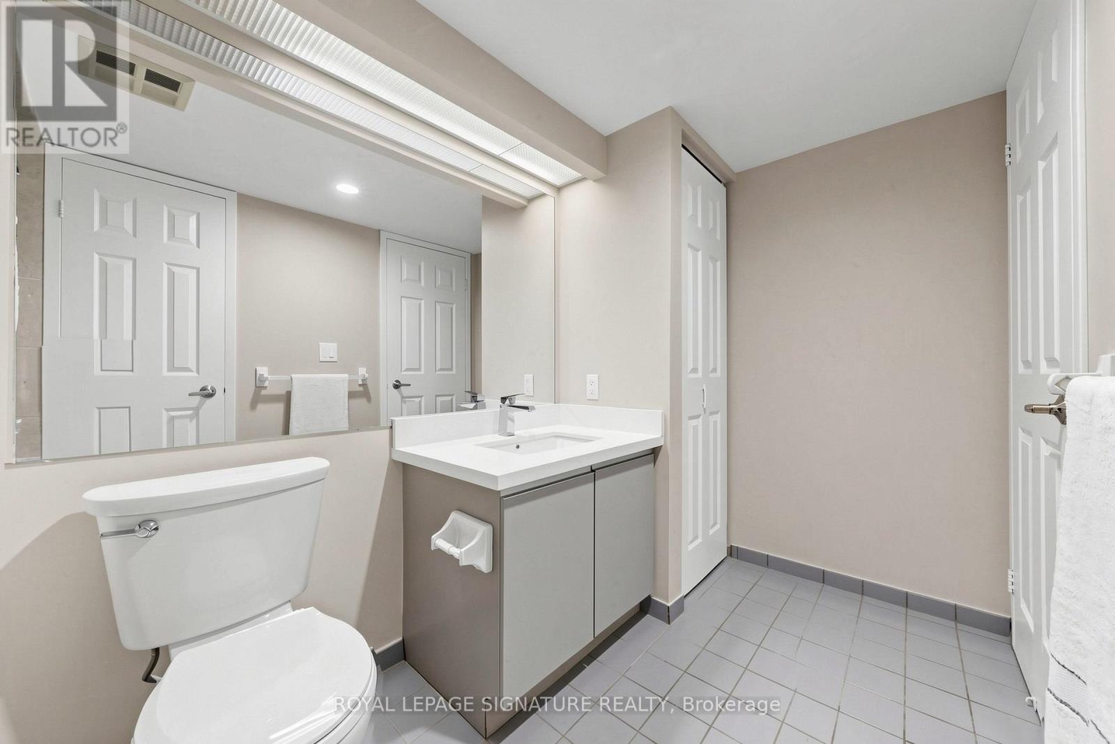 3307 - 5 Concorde Place, Toronto, Ontario  M3C 3M8 - Photo 34 - C13047542