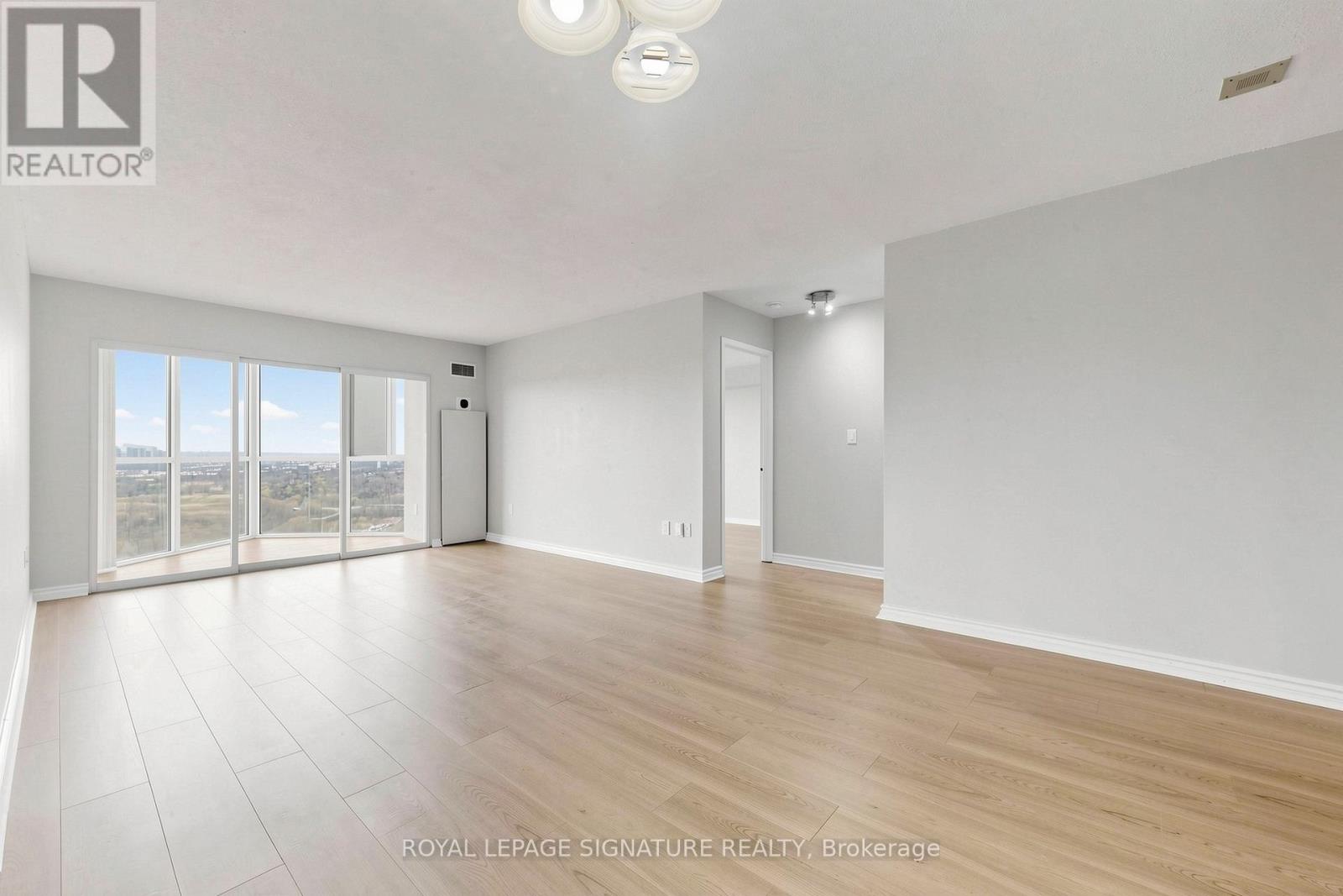 3307 - 5 Concorde Place, Toronto, Ontario  M3C 3M8 - Photo 8 - C13047542