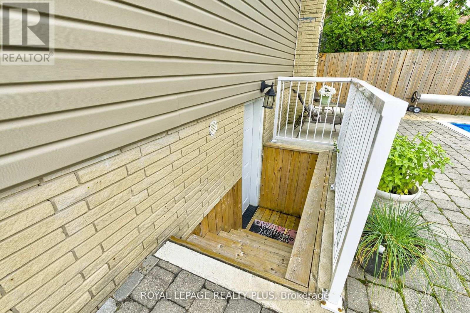 2063 Cavendish Drive, Burlington, Ontario  L7P 1Y9 - Photo 46 - W12910300