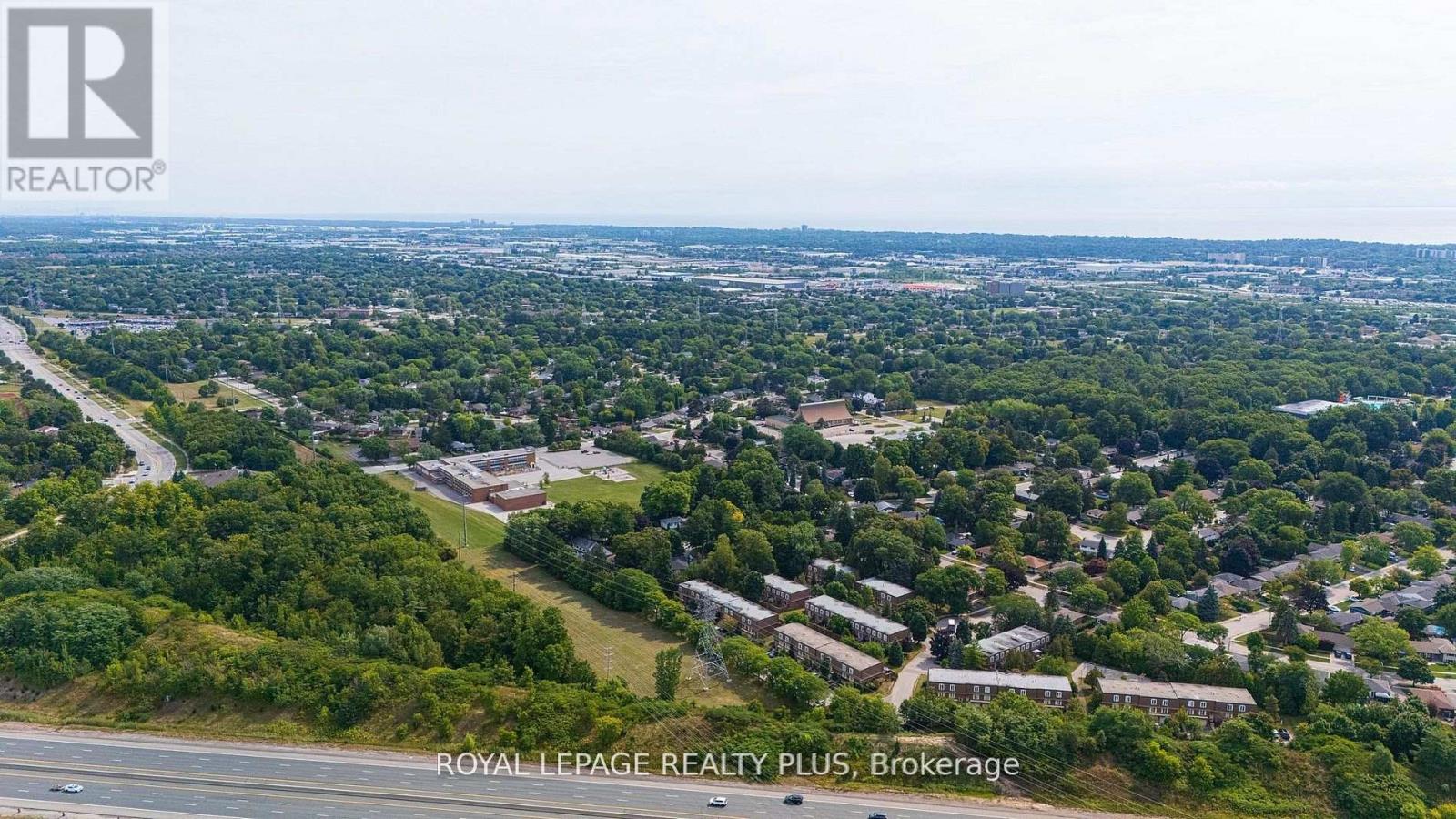 2063 Cavendish Drive, Burlington, Ontario  L7P 1Y9 - Photo 47 - W12910300