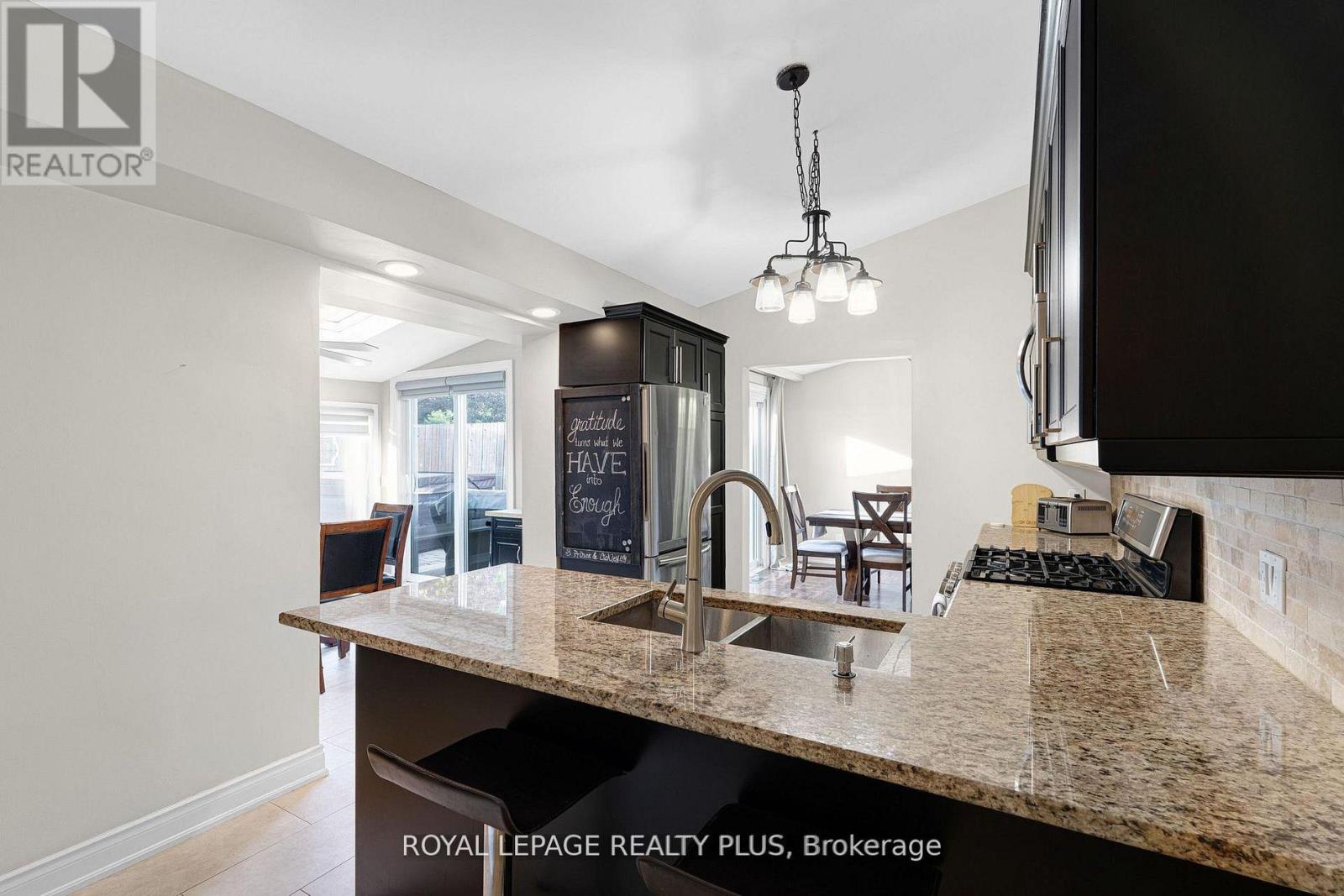 2063 Cavendish Drive, Burlington, Ontario  L7P 1Y9 - Photo 19 - W12910300