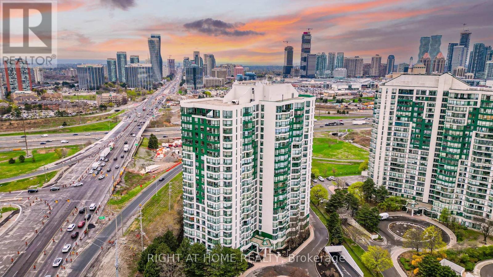 1105 - 4450 Tucana Court, Mississauga, Ontario  L5R 3R4 - Photo 2 - W12982088