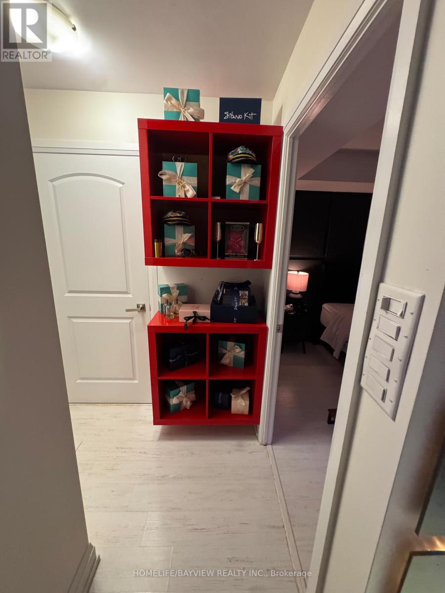 601 - 55 De Boers Drive, Toronto, Ontario  M3J 0G5 - Photo 2 - W13013088